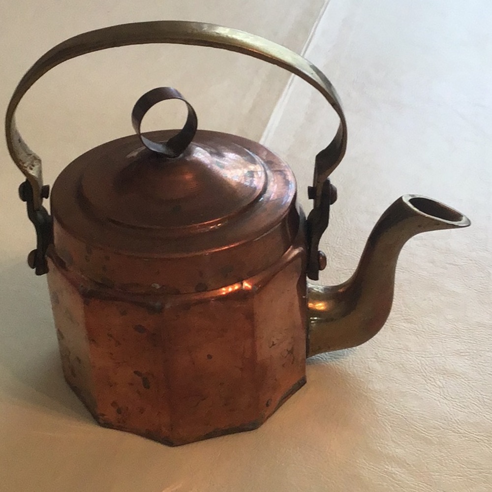 #SMALL COPPER TEAPOT - Picture 2 of 8